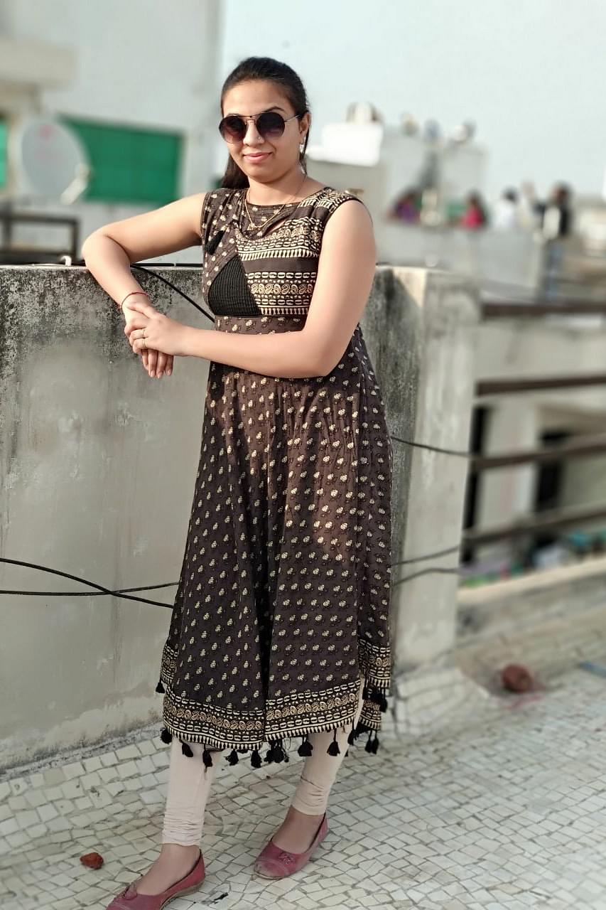 Juli patel Profile Pic