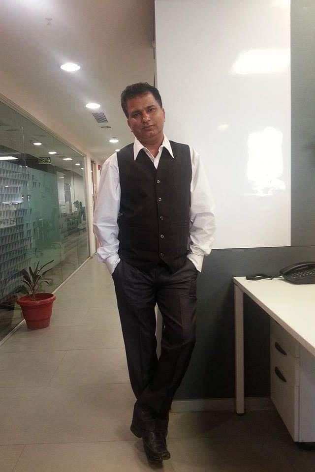Raakesh Malhotra Profile Pic
