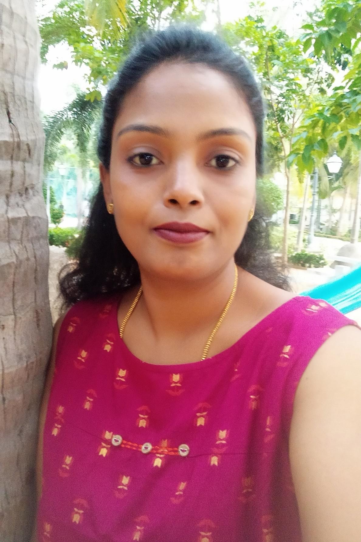 Priya Profile Pic
