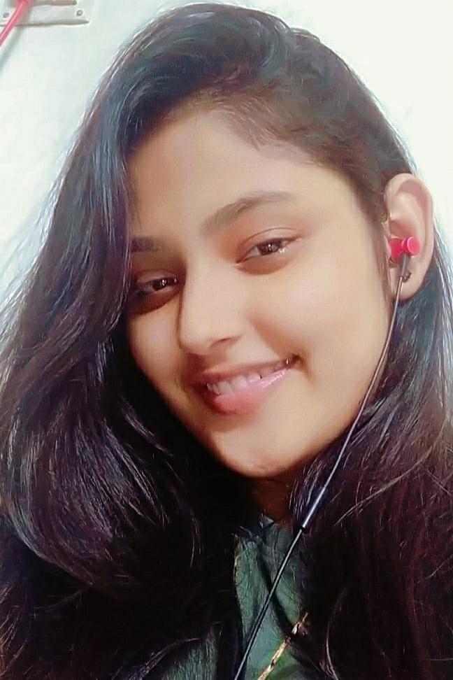 Komal Singh Profile Pic