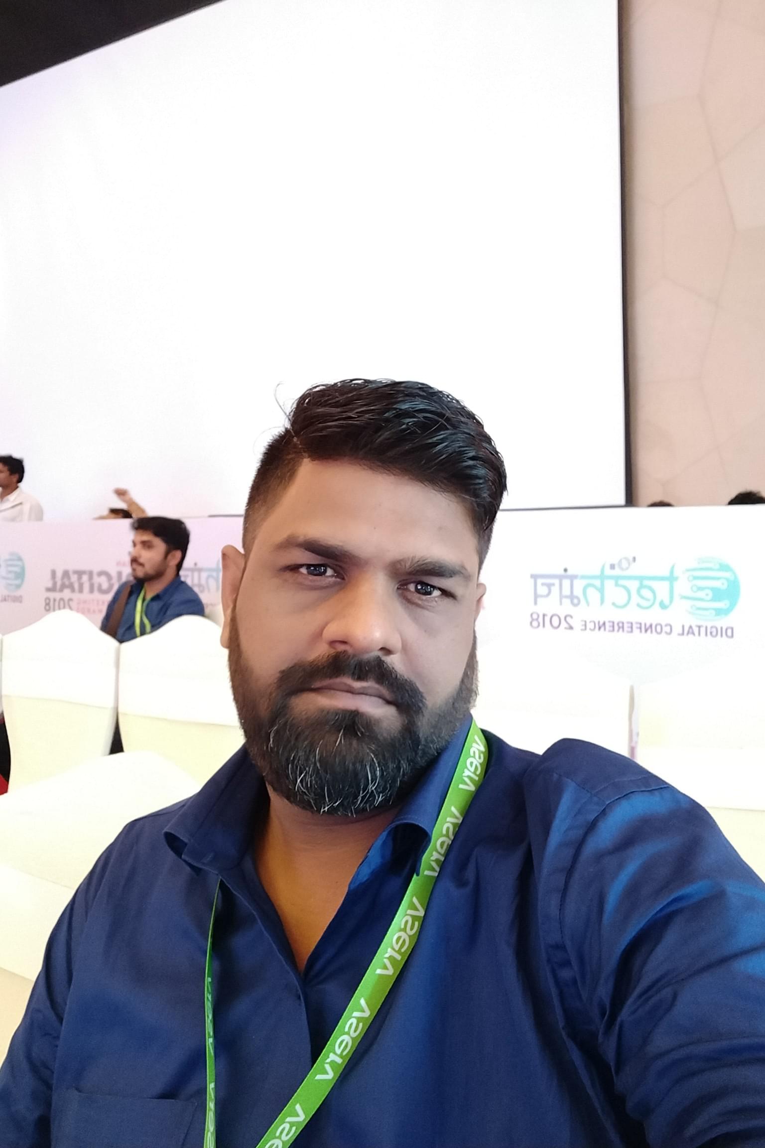 Naresh Tak Profile Pic