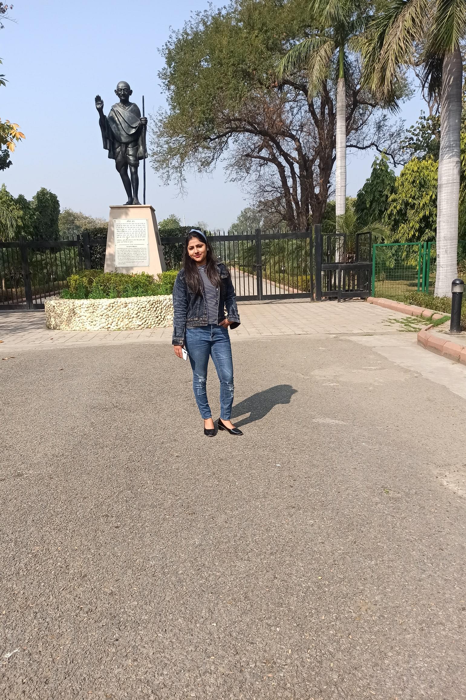 Divyanshi Tyqgi Profile Pic