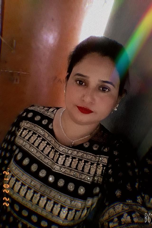 Jeenat Khan Profile Pic