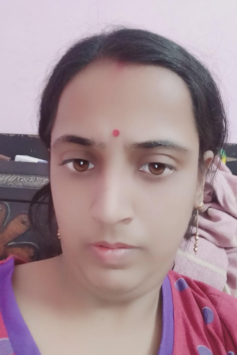 Shivani Bhasin Profile Pic
